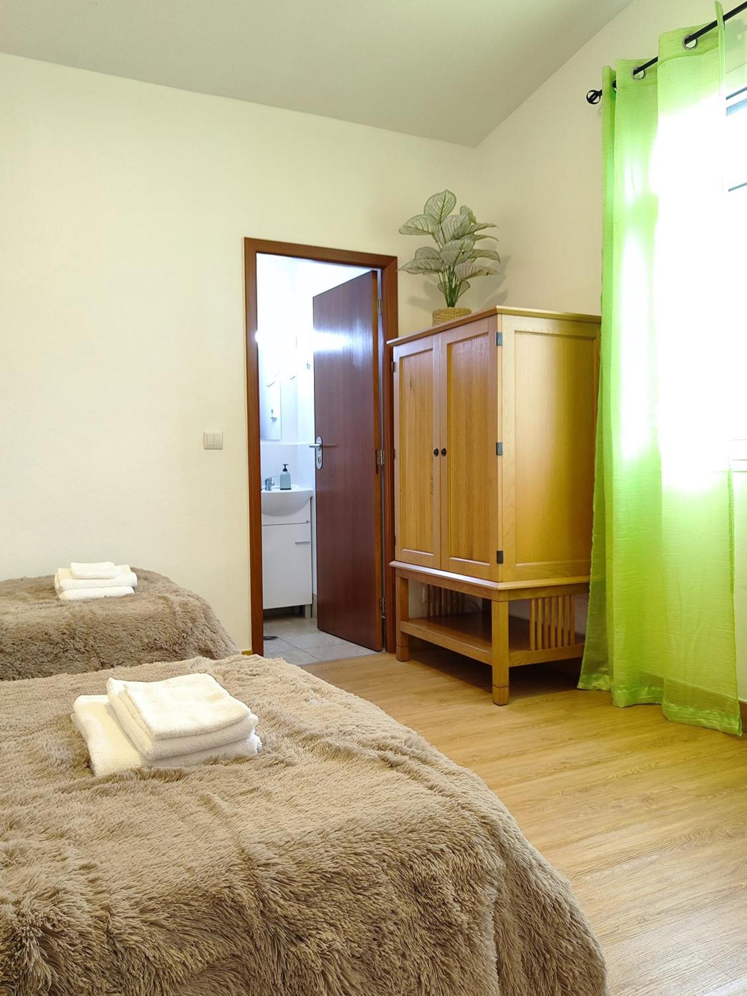 Gateone Al Airport View House Villa Machico  Kültér fotó