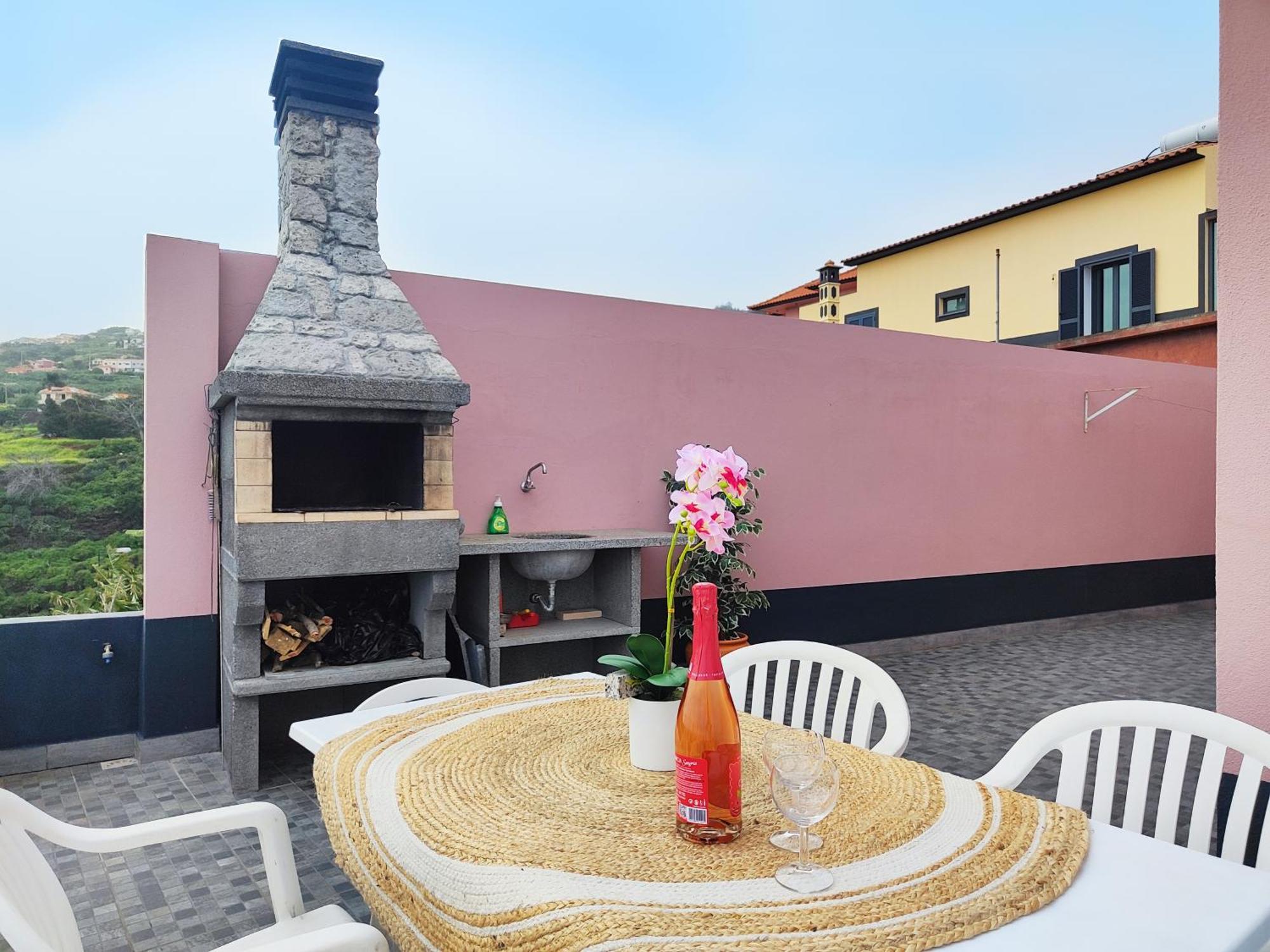 Gateone Al Airport View House Villa Machico  Kültér fotó